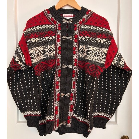 BNWOT Norwear Icelandic Sweater in 100% Wool with Decorative Metal Closure - Picture 1 of 12